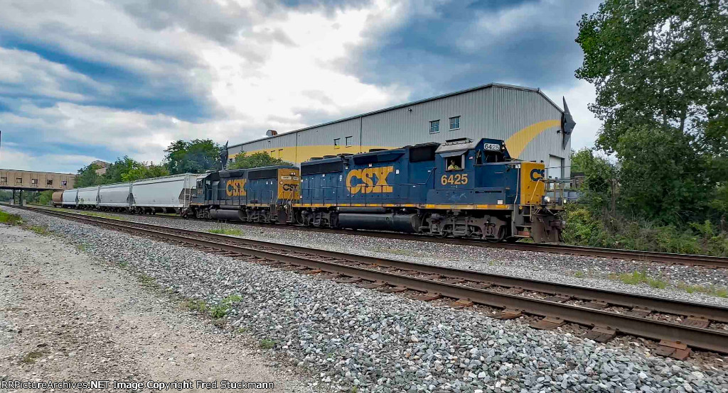 CSX 6425 now heads west.